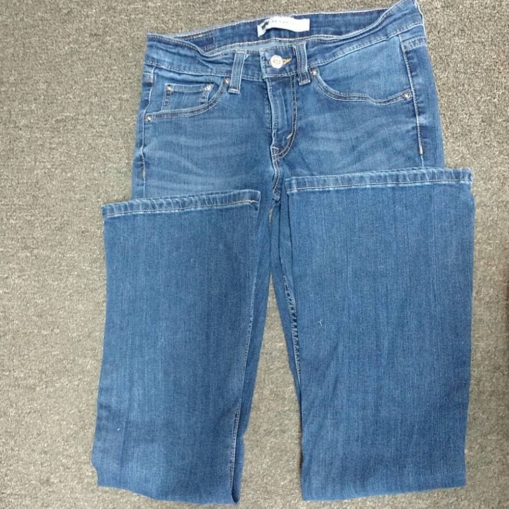 26"x32" Levi's Boot Cut jeans.